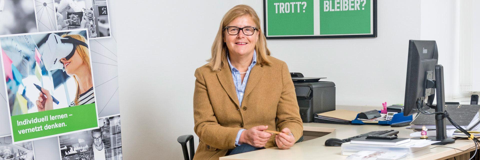 Bild zeigt die Leiterin vom Regionalbüro für berufliche Fortbildung im Büro Pfullendorf